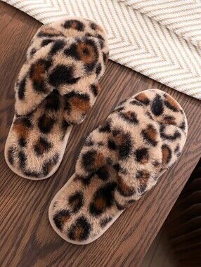 Women Leopard Print Super Soft Criss Cross Slippers Size 9/9.5